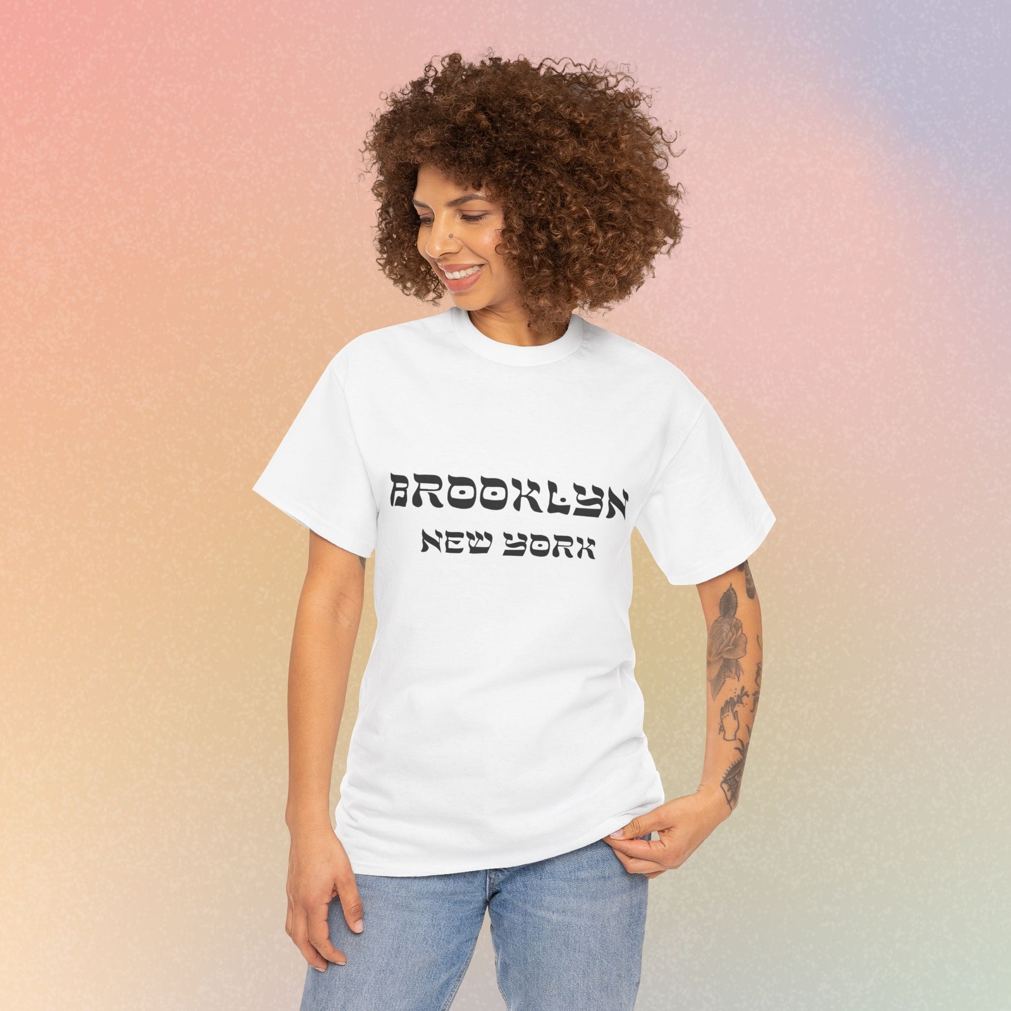 Brooklyn New York Hebrew Script - Unisex Heavy Cotton Tee
