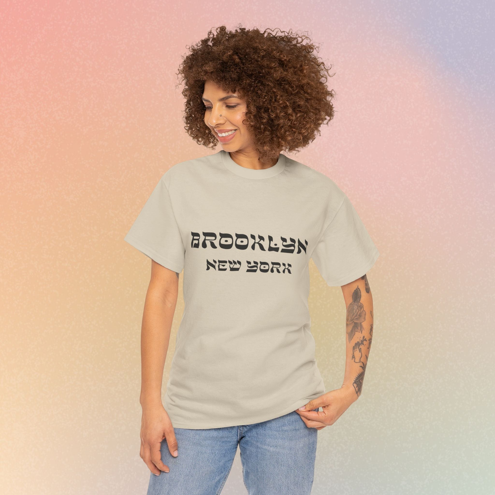Brooklyn New York Hebrew Script - Unisex Heavy Cotton Tee