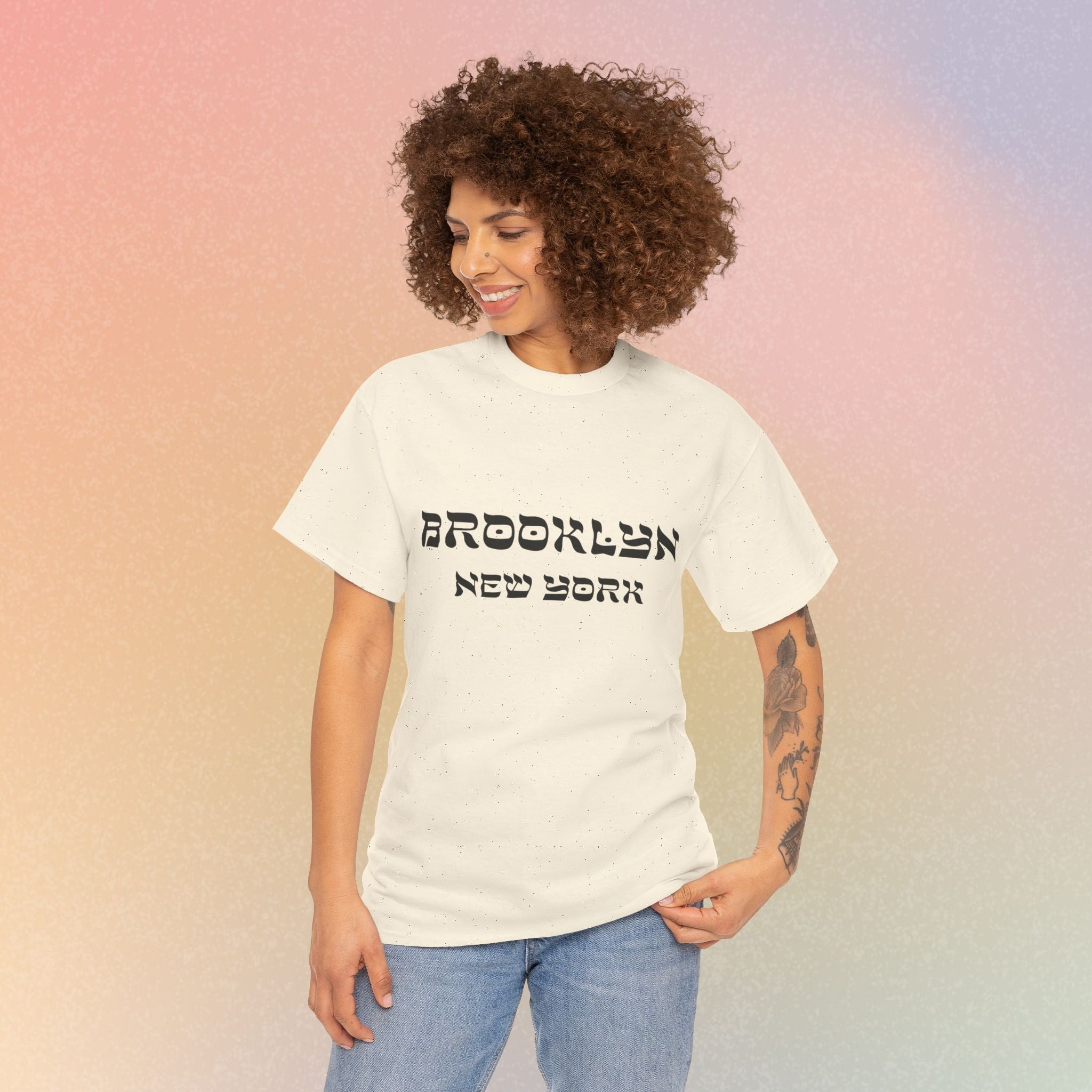 Brooklyn New York Hebrew Script - Unisex Heavy Cotton Tee