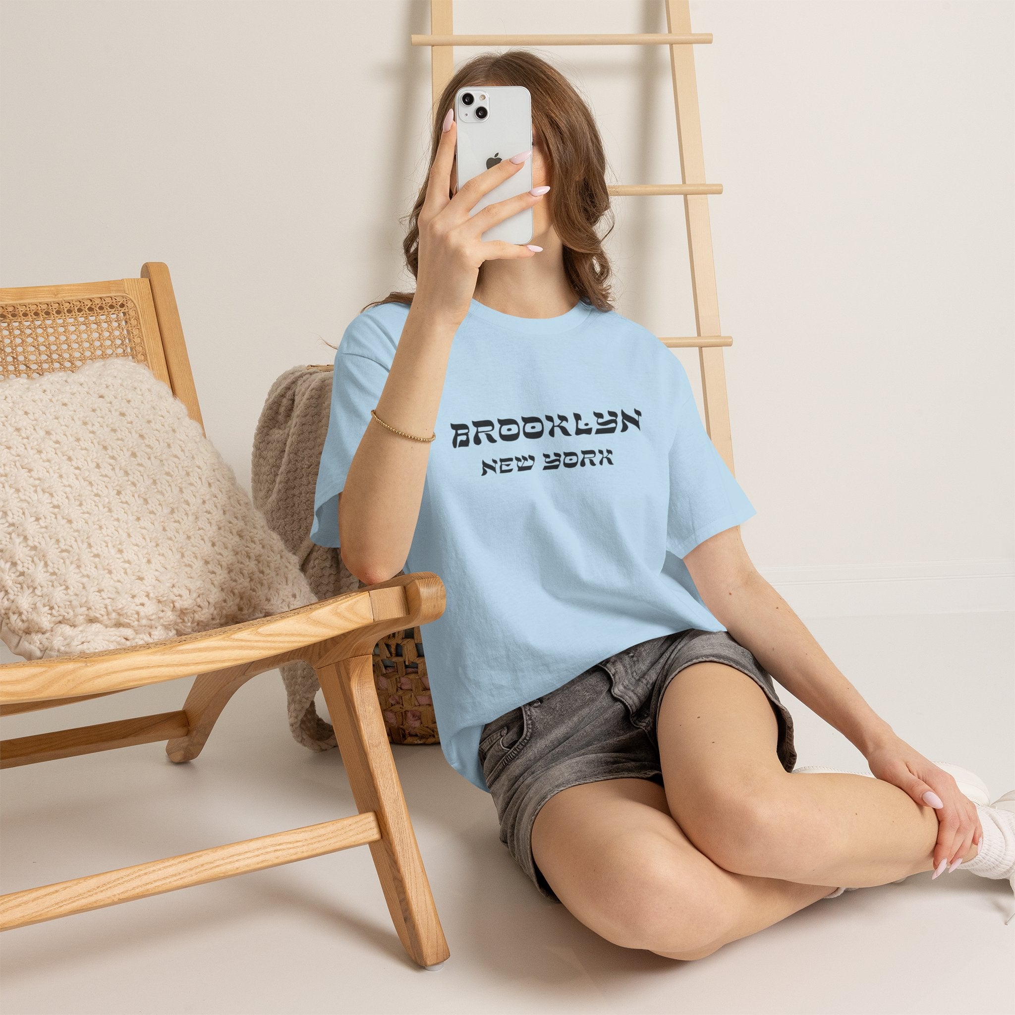 Brooklyn New York Hebrew Script - Unisex Heavy Cotton Tee