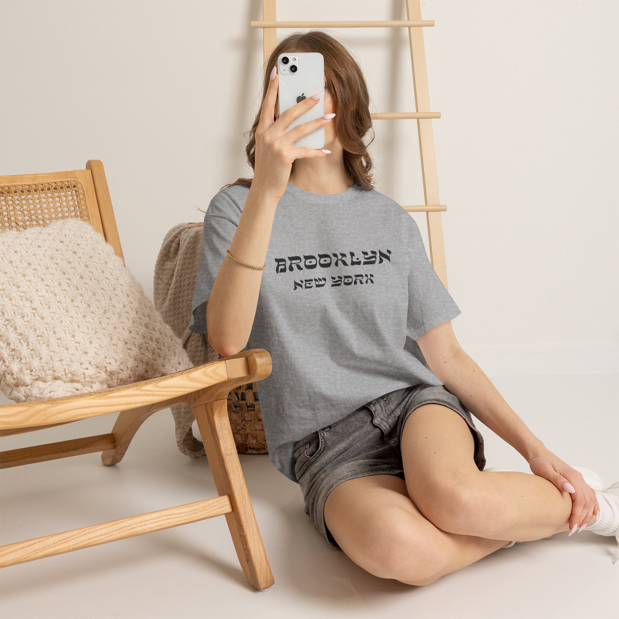 Brooklyn New York Hebrew Script - Unisex Heavy Cotton Tee